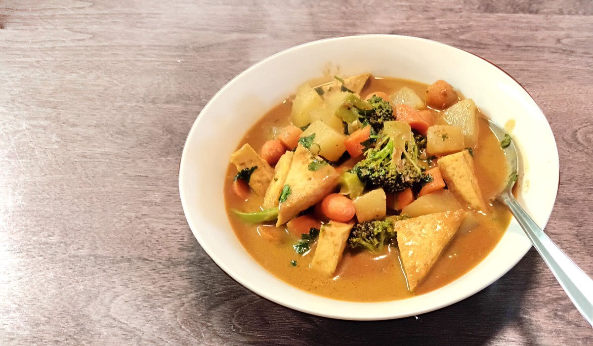 anil grover khao soi veggies tofu